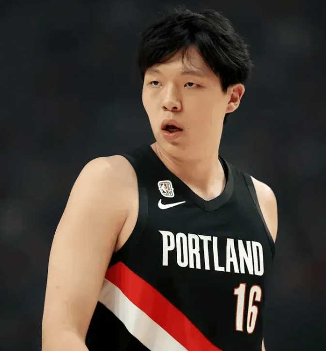 三节8失误+5次失误！样瀚森冲上热搜！错怪斯普利特，不敢重用他