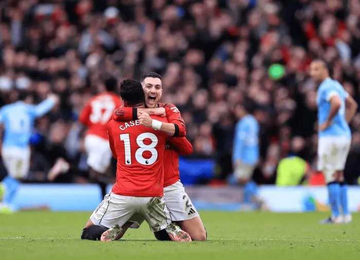 曼联中场卡塞米罗今夏或离队，周薪30万英镑合同将到期