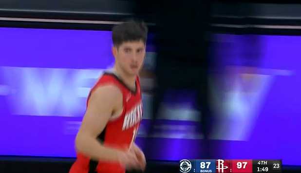 杀死比赛！谢泼德三分命中，目前10中6、三分6中4得到16分